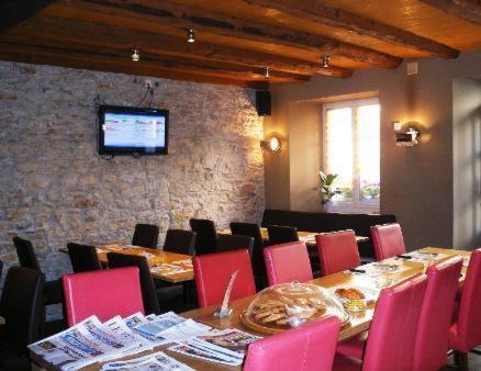 Chez Gilles Hotel Resto Bar Sa La Chaux De Fonds Exterior foto